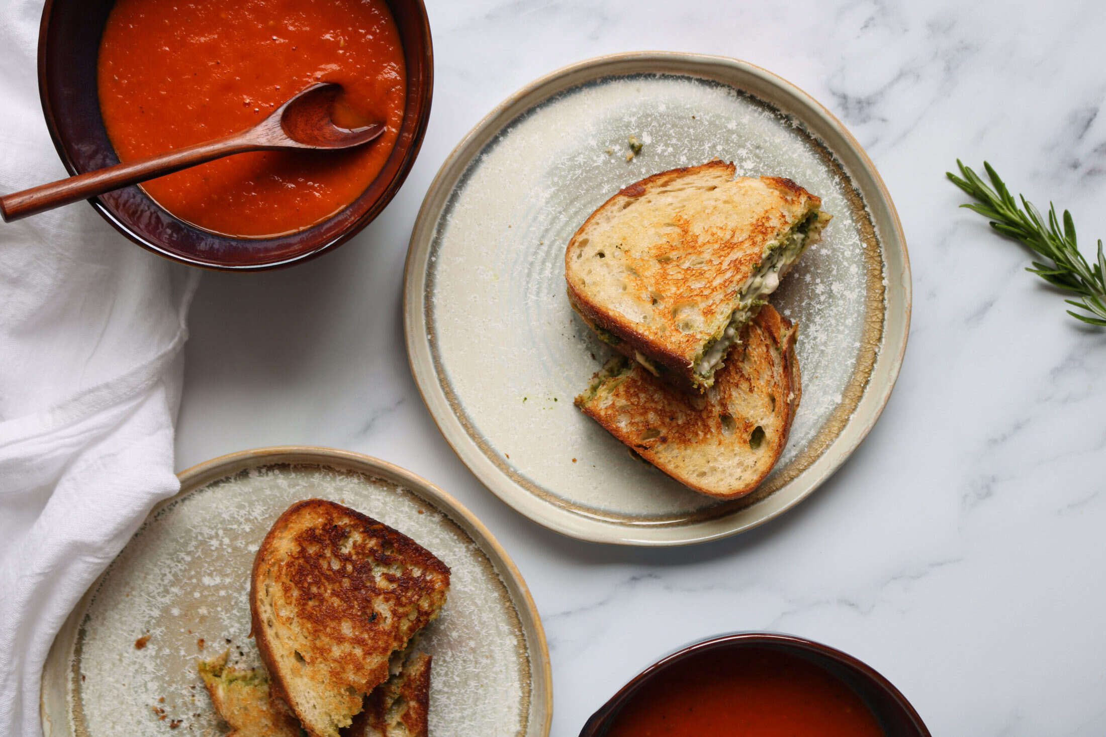 pesto-grilled-cheese-sandwich-recipe