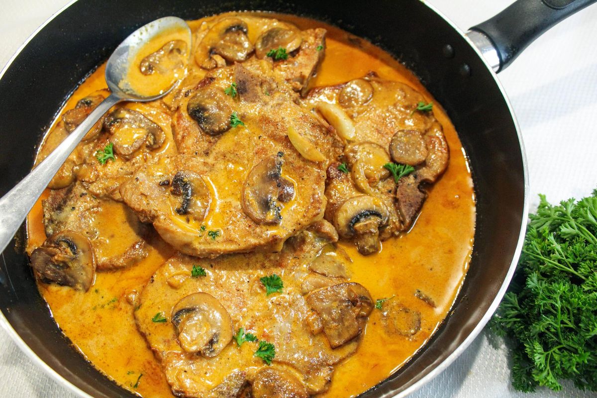pork-chops-in-garlic-mushroom-sauce-recipe