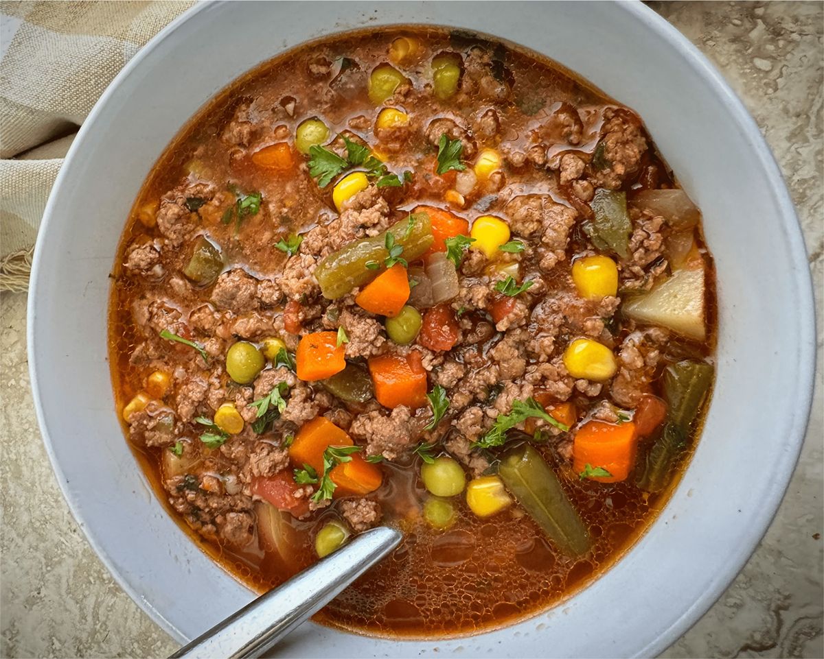 slow-cooker-ground-beef-and-vegetable-soup-recipe
